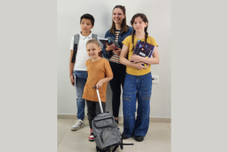 A liderança da Brink Mobil é resultado de inovação constante e compromisso com a qualidade em cada projeto educacional.