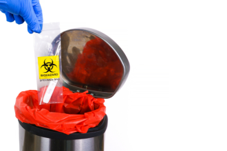 Versa Engenharia Ambiental Ltda assegura o tratamento adequado de resíduos infectantes, protegendo a saúde hospitalar e o meio ambiente.